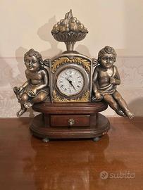 Orologio vintage da tavolo con putti