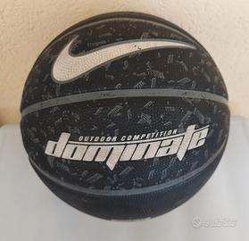 Nike Dominate taglia 5