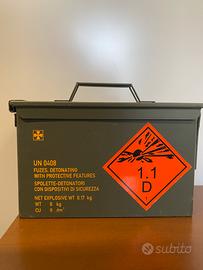 Casetta metallica porta munizioni