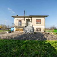 VILLA SINGOLA A REGGIO NELL'EMILIA