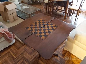 Tavolino con scacchiera richiudibile