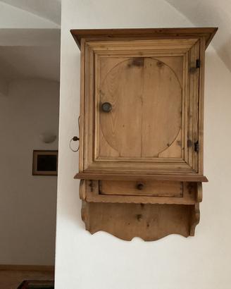 Mobiletto stile tirolese