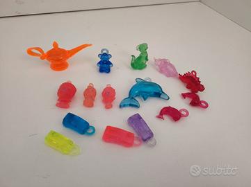 Lotto 20 ciondoli plastica vintage anni 80/90