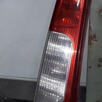 STOP FANALE POSTERIORE DESTRO FORD C - Max Serie (