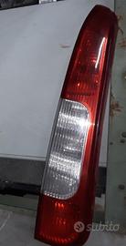 STOP FANALE POSTERIORE DESTRO FORD C - Max Serie (