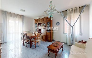 Trilocale ristrutturato comodo ai principali servi