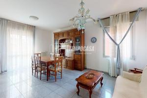 Trilocale ristrutturato comodo ai principali servi