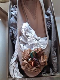 Sandali donna artigianali nr. 40 aperti e chiusi