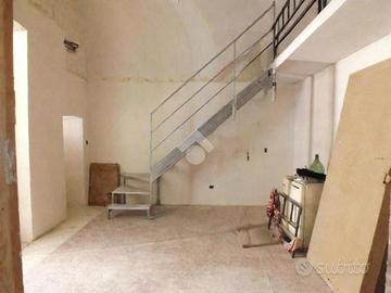 MONOLOCALE A BISCEGLIE