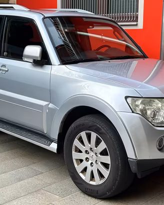 Pajero 3.2 DI-D 16V Aut. 5P. Instyle