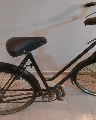 Bicicletta d'epoca con freni a bacchetta
