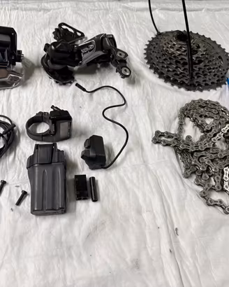 Shimano GRX Di2 11v Synchro Shift