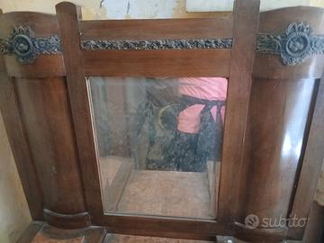 Comodino con specchio