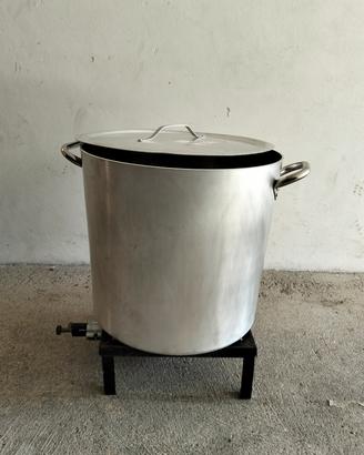 pentola e fornello da campo