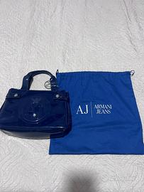 Borsa Armani Jeans elegante e moderna