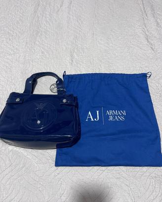 Borsa Armani Jeans elegante e moderna