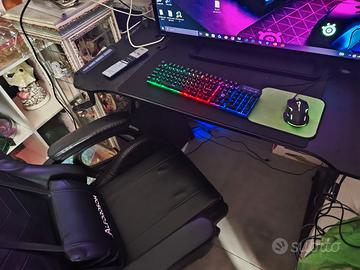 postazione gaming completa  