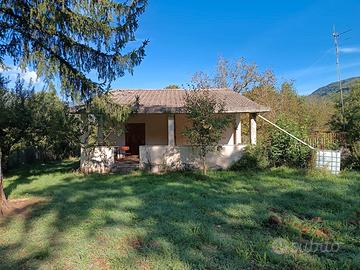 Terreno a Carpineto con fabbricato