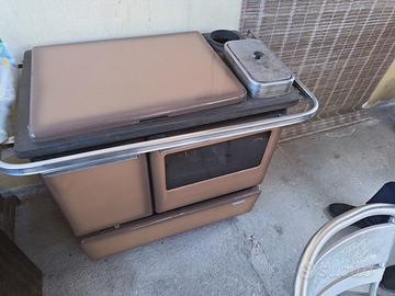 caldaia con forno a legna. leggete descr