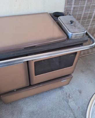 caldaia con forno a legna. leggete descr