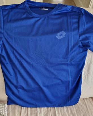T-shirt Lotto azzurra, nuova, da 49 a 25 €