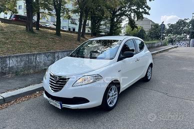 LANCIA Ypsilon 1.2 69 CV 5 porte GPL Ecochic Silve
