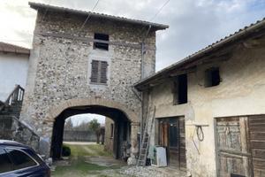 Borgo agricolo con terreno