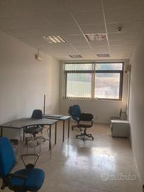 Ufficio 220 euro tutto compreso