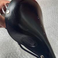 Sellino in pelle LEPPER