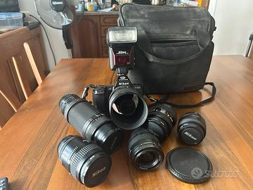 Fotocamera Nikon AF f-801s + set obiettivi e flash