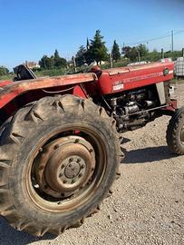 trattore massey Ferguson