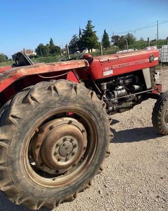 trattore massey Ferguson