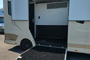 Van trasporto 2 cavalli Renault Master 180 DCI