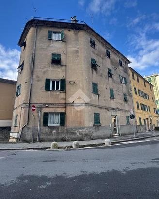 3 LOCALI A GENOVA