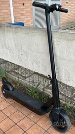 🔥Monopattino 350W 30km/h Pieghevole-TRATTABILE