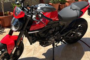 Ducati monster plus 937
