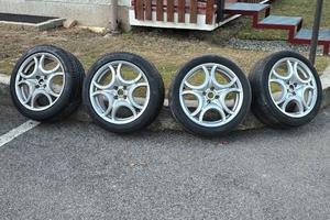 4 cerchi in lega originali R17 Alfa MiTo con gomme