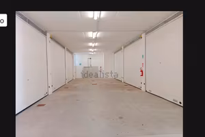 GARAGE CAMPER