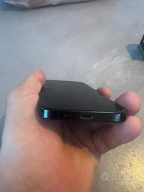 Telefono iphone 16 pro 256 giga