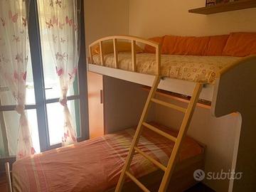 letto a castello con scrivania e armadio