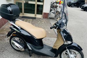 Piaggio Liberty 50 4T 2019 - 2679km - Accessori