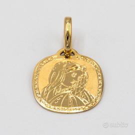 Ciondolo “Madonna” in oro giallo 18 kt D.16