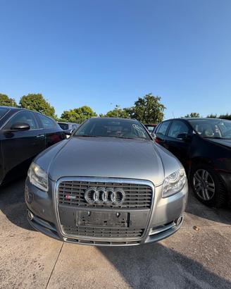 AUDI A4 DEL 2006 PER RICAMBI