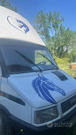 VAN TRASPORTO 2 CAVALLI PATENTE B