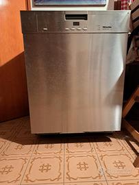 Lavastoviglie Miele.