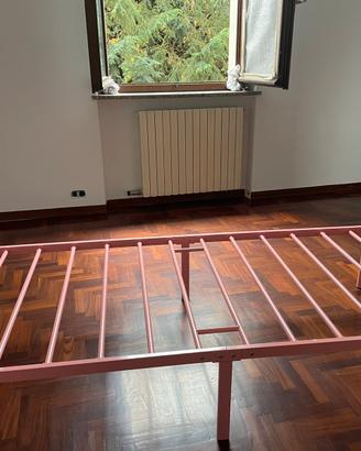 Lettino in ferro battuto