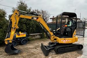 E165 Mini escavatore 30 q Caterpillar 303E