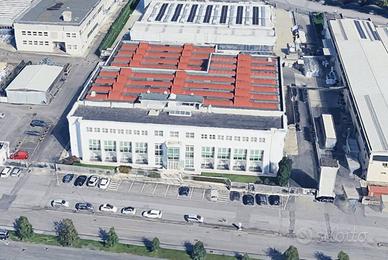 Immobile di 7000 m² con 5 locali a Ospitaletto