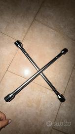 Chiave a croce 17/19/21/23 mm per auto