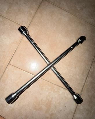 Chiave a croce 17/19/21/23 mm per auto